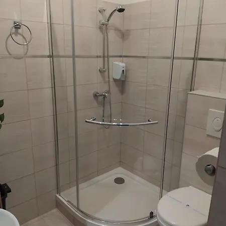 شقة Szent Benedek Apartman