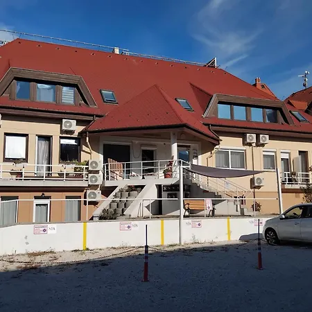 Szent Benedek Apartman شقة *