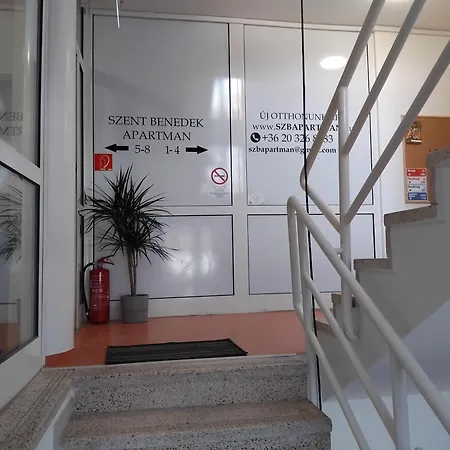 公寓 Szent Benedek Apartman