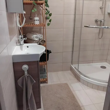 شقة Szent Benedek Apartman *