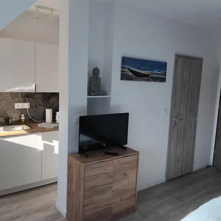 شقة Szent Benedek Apartman