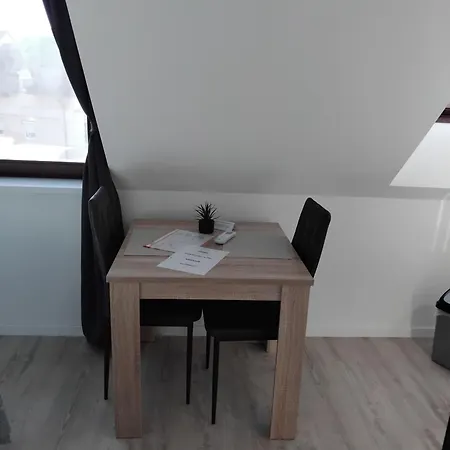 شقة Szent Benedek Apartman *
