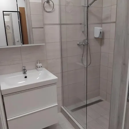 شقة Szent Benedek Apartman *