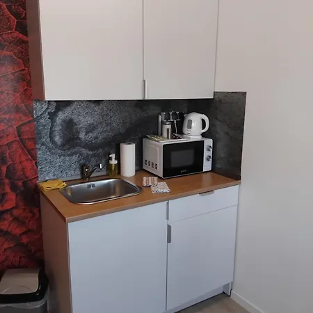 شقة Szent Benedek Apartman