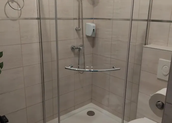 شقة Szent Benedek Apartman