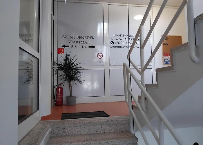 شقة Szent Benedek Apartman