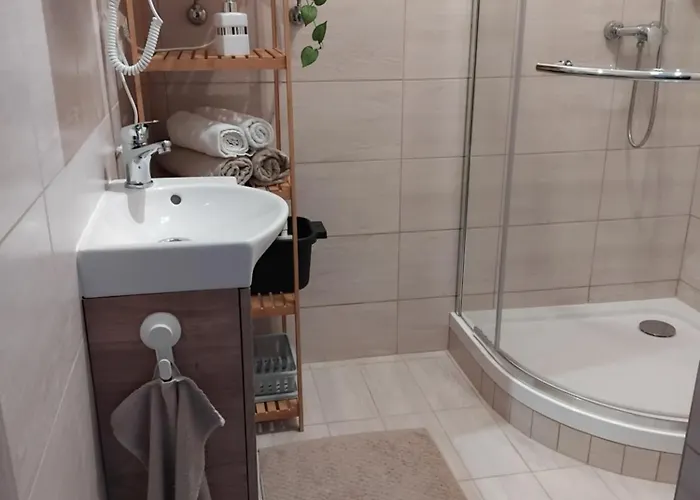 شقة Szent Benedek Apartman *