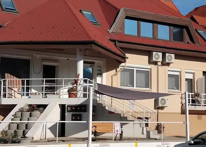 Szent Benedek Apartman شقة *