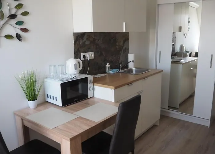 شقة Szent Benedek Apartman *