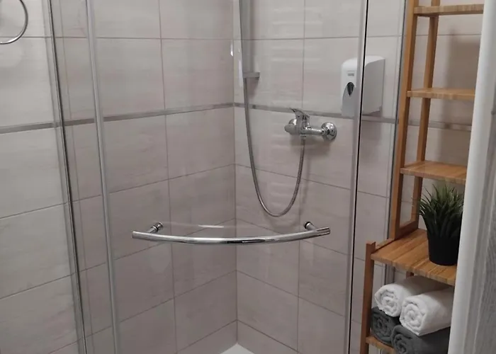 شقة Szent Benedek Apartman