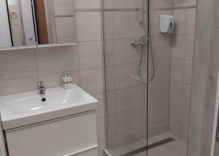 شقة Szent Benedek Apartman *